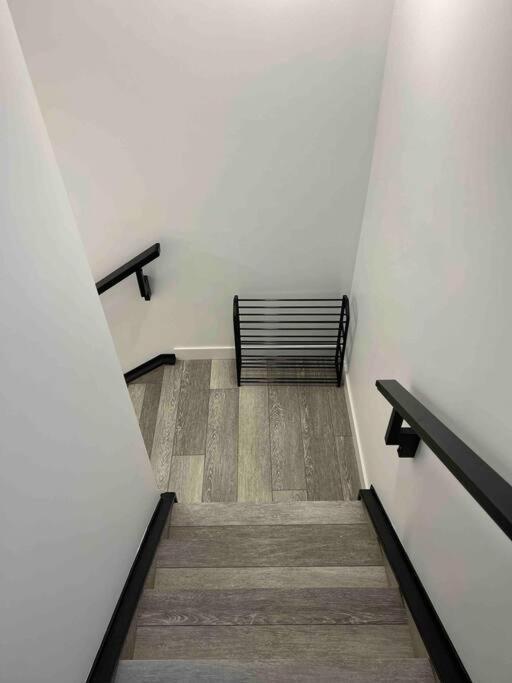 Newly Built 2 Bedroom Suite With Free Parking - Close To Banff National Park, Κάλγκαρι Εξωτερικό φωτογραφία