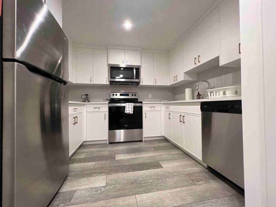 Newly Built 2 Bedroom Suite With Free Parking - Close To Banff National Park, Κάλγκαρι Εξωτερικό φωτογραφία